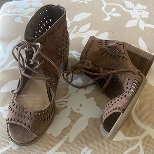 Vince Camuto Lace up open toe chunky heel bootie
